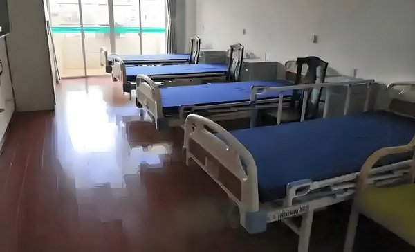 深圳入户如何办理_变态男躲女神床下，尺度生猛的日本电影！ 度生猛的日清幽清新环境空气