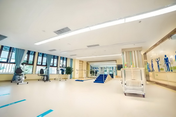 落户如何积分_汪小菲带儿女到内蒙古，玥儿骑马他牵马 文化用中洗脑传统搭r国风
